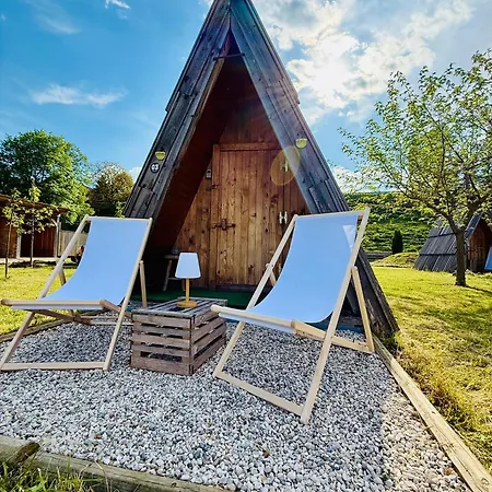 Camp Garden Park-pitches And Tents مكان تخييم