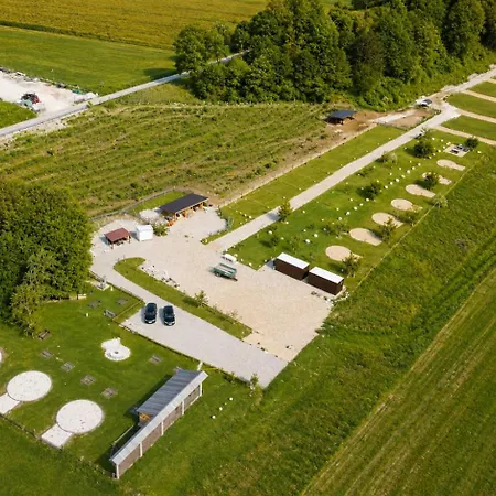 Camp Garden Park-pitches And Tents Campingplatz Radovljica